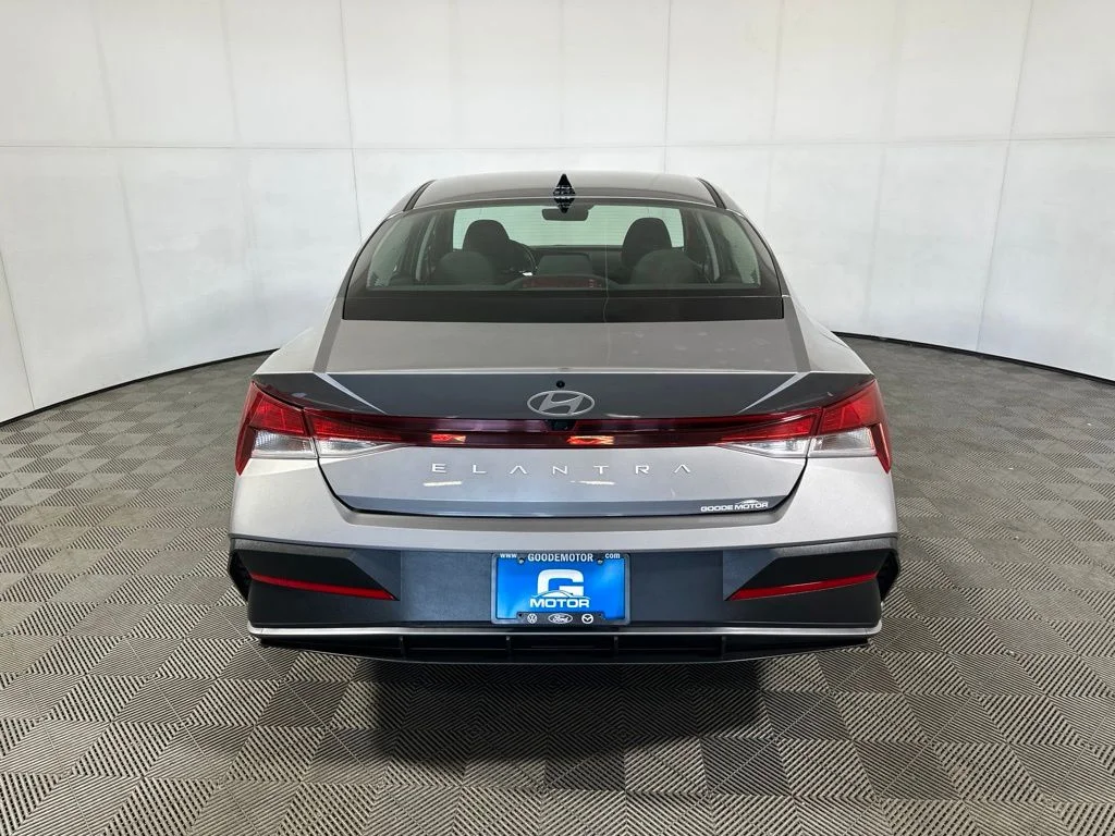Used 2024 Fluid Metal Hyundai SEL image 6