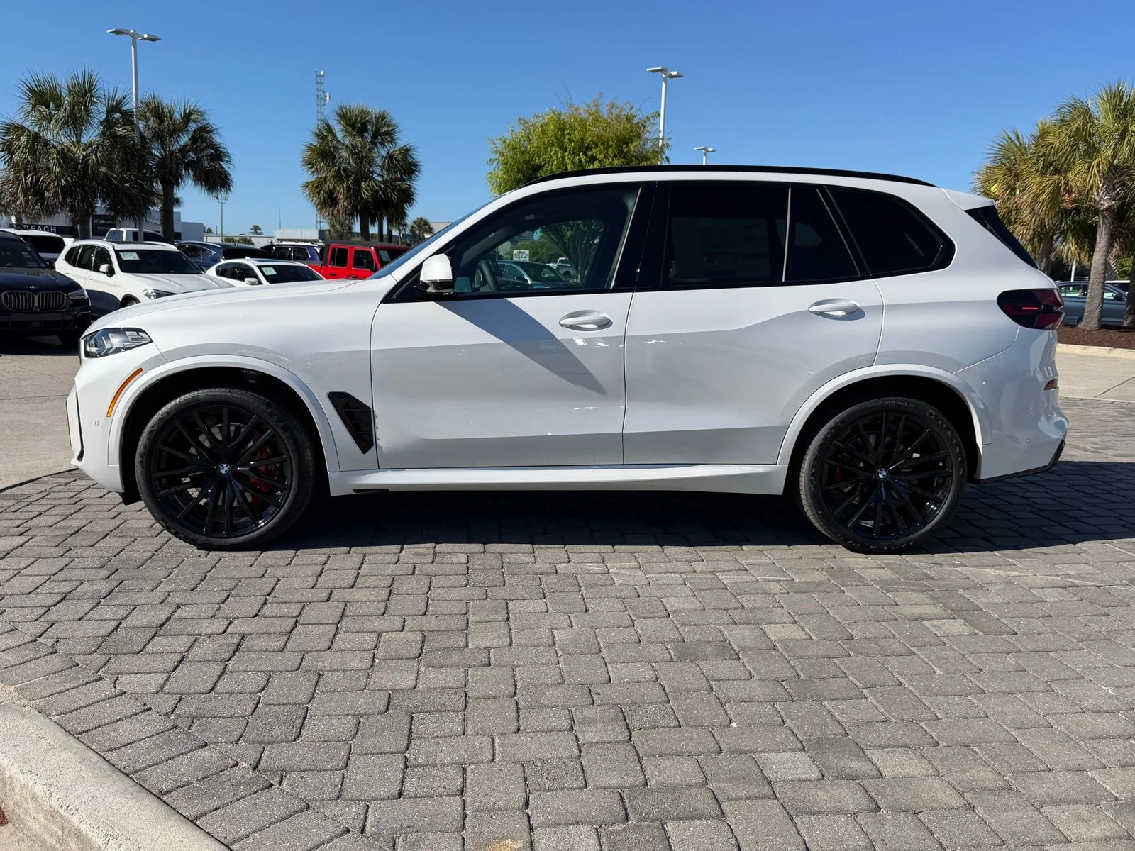 New 2026 Mineral White Metallic BMW xDrive40i image 12