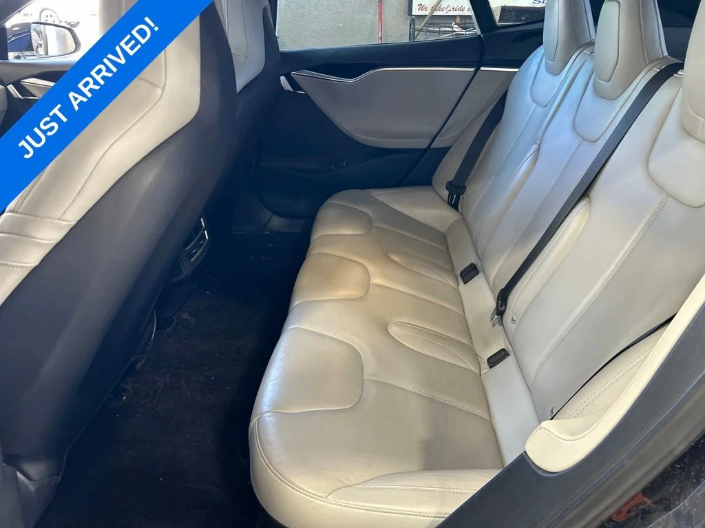 Used 2015  Tesla  image 6