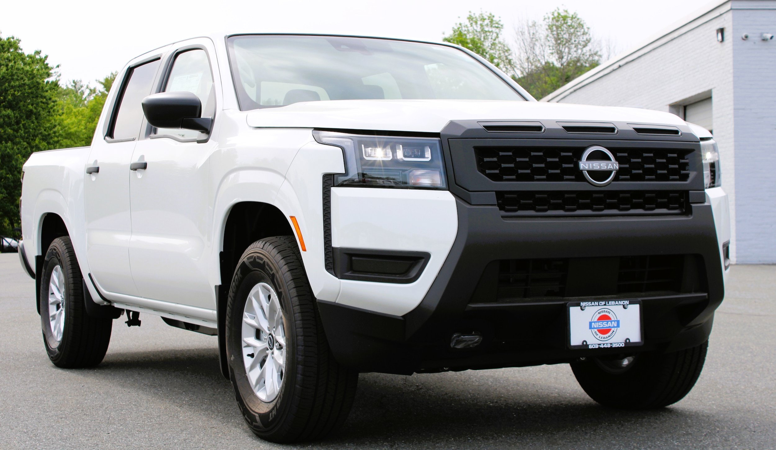 New 2026 Glacier White Nissan Crew Cab S image 4