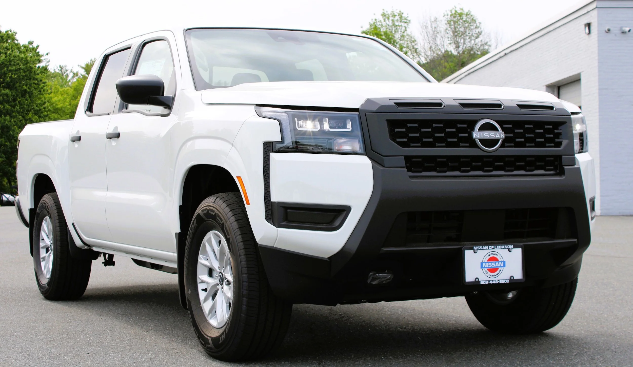 New 2026 Glacier White Nissan Crew Cab S image 4