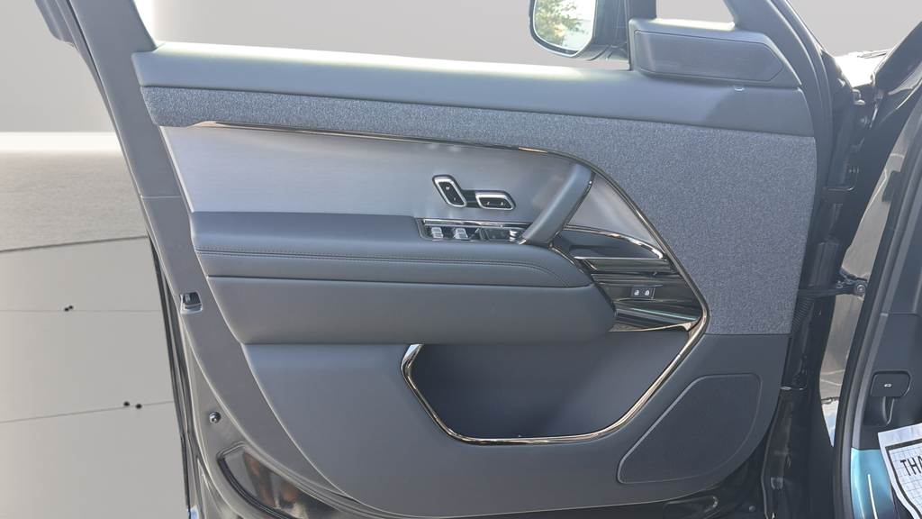 New 2026 Santorini Black Land Rover SE image 20