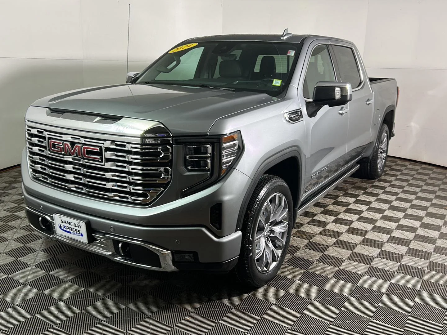 Used 2024 Sterling Metallic GMC Denali image 12