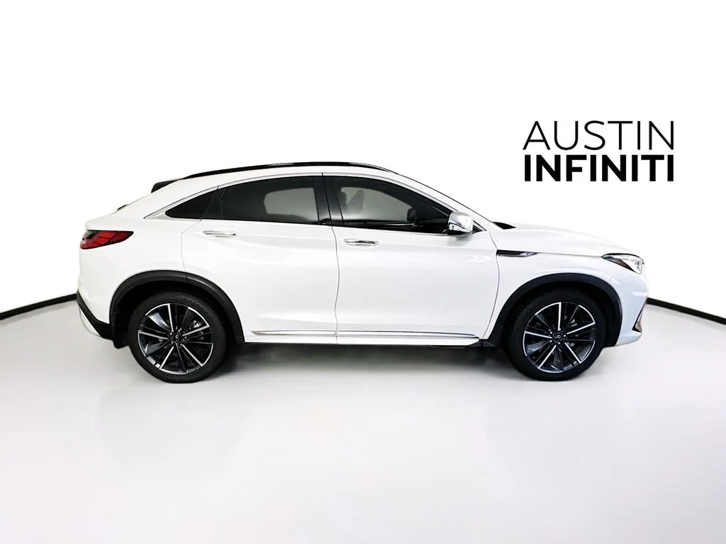 Certified Used 2024 White INFINITI LUXE image 11