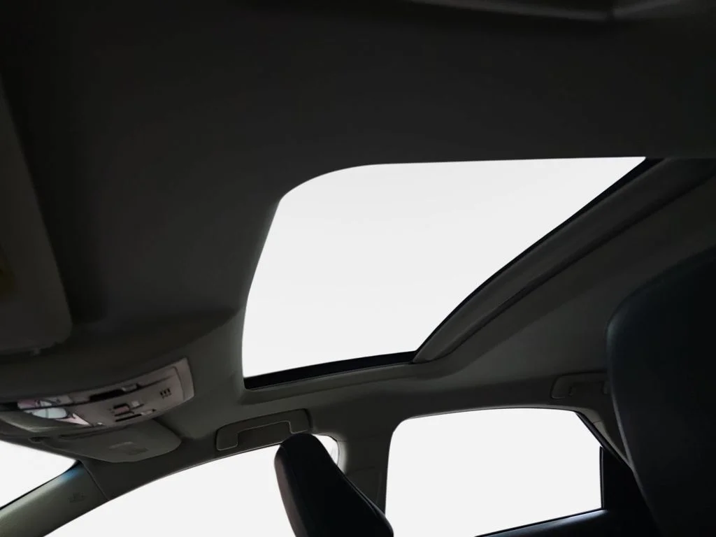 Used 2017  Lexus 200t F Sport image 33