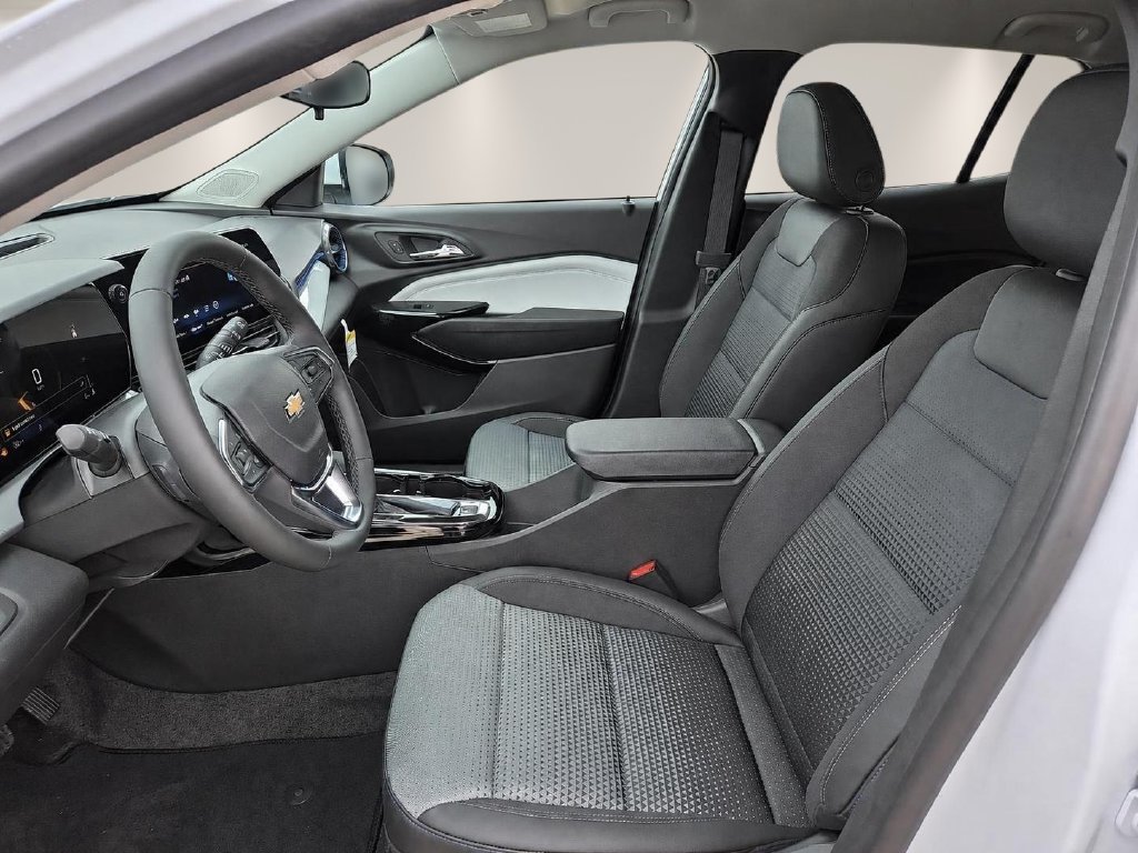 2026 Chevrolet Trax LT - Photo 13