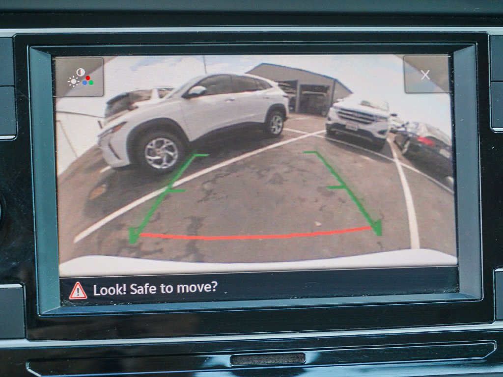 Used 2019 White Volkswagen 1.4T S image 23
