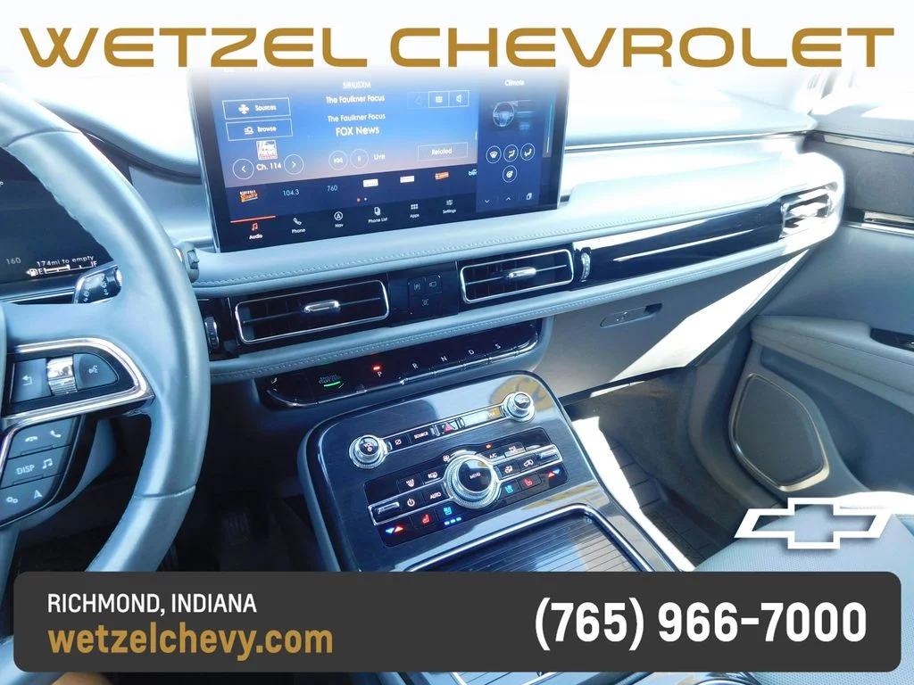 Used 2023 Silver Lincoln Reserve image 36