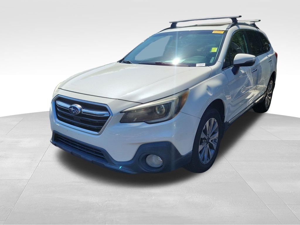 Used 2018 Crystal White Pearl Subaru 2.5i image 5