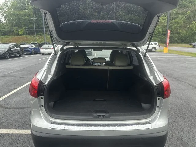 Used 2018 Silver Nissan SL image 24
