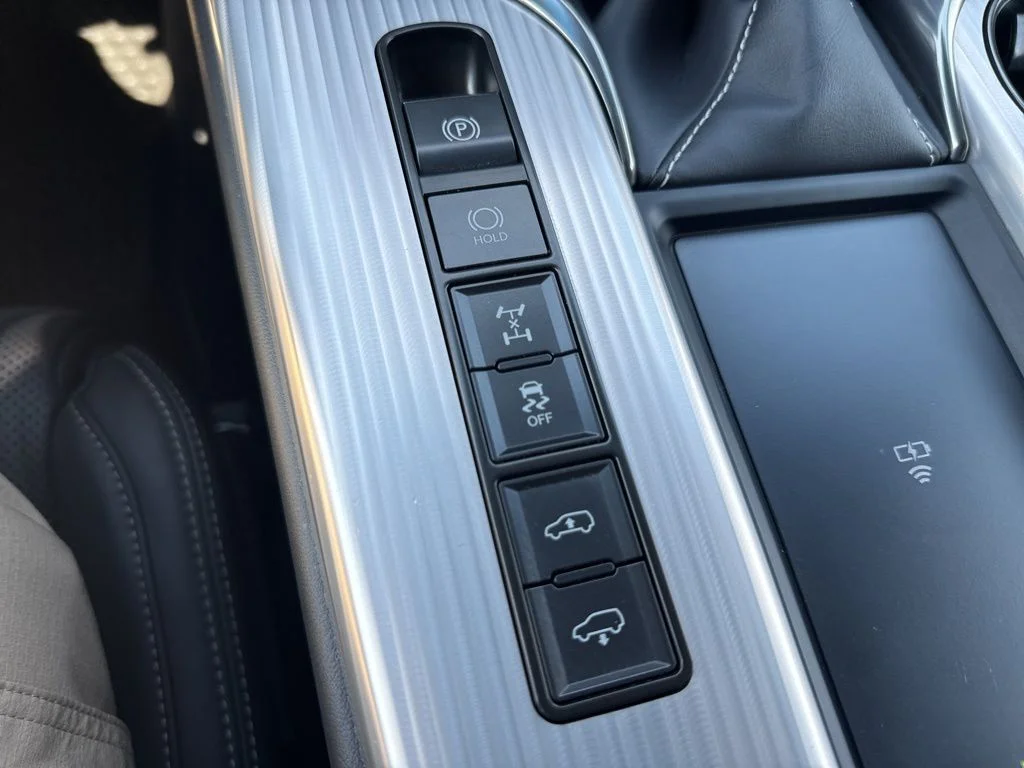 2023 Lexus LX F-Sport - Photo 25