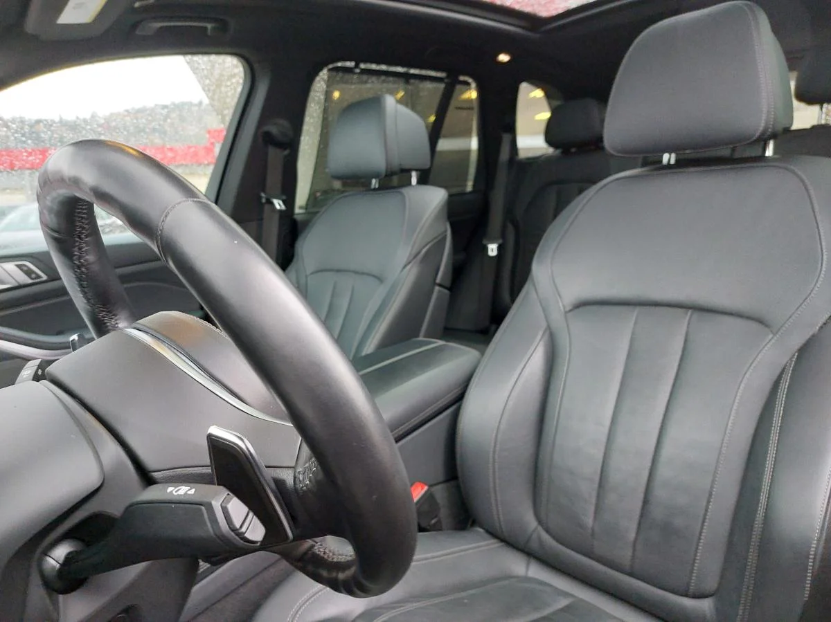 Used 2019 Black BMW xDrive50i Sports Activity Vehicle image 15