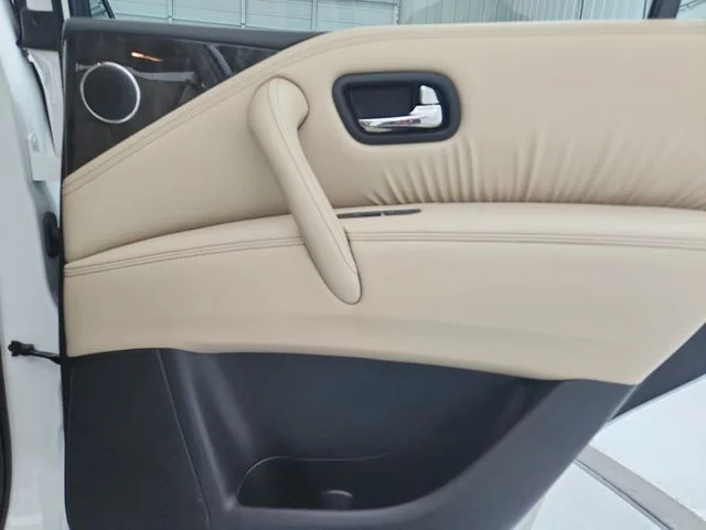 Used 2024 White Nissan Platinum image 48