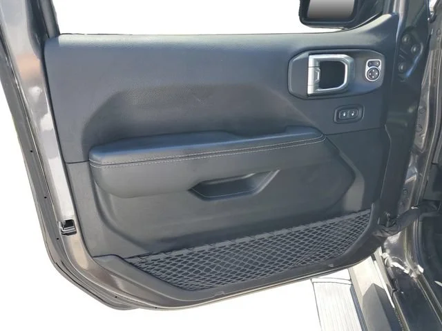 Used 2021 Granite Crystal Metallic Clearcoat Jeep Overland image 12