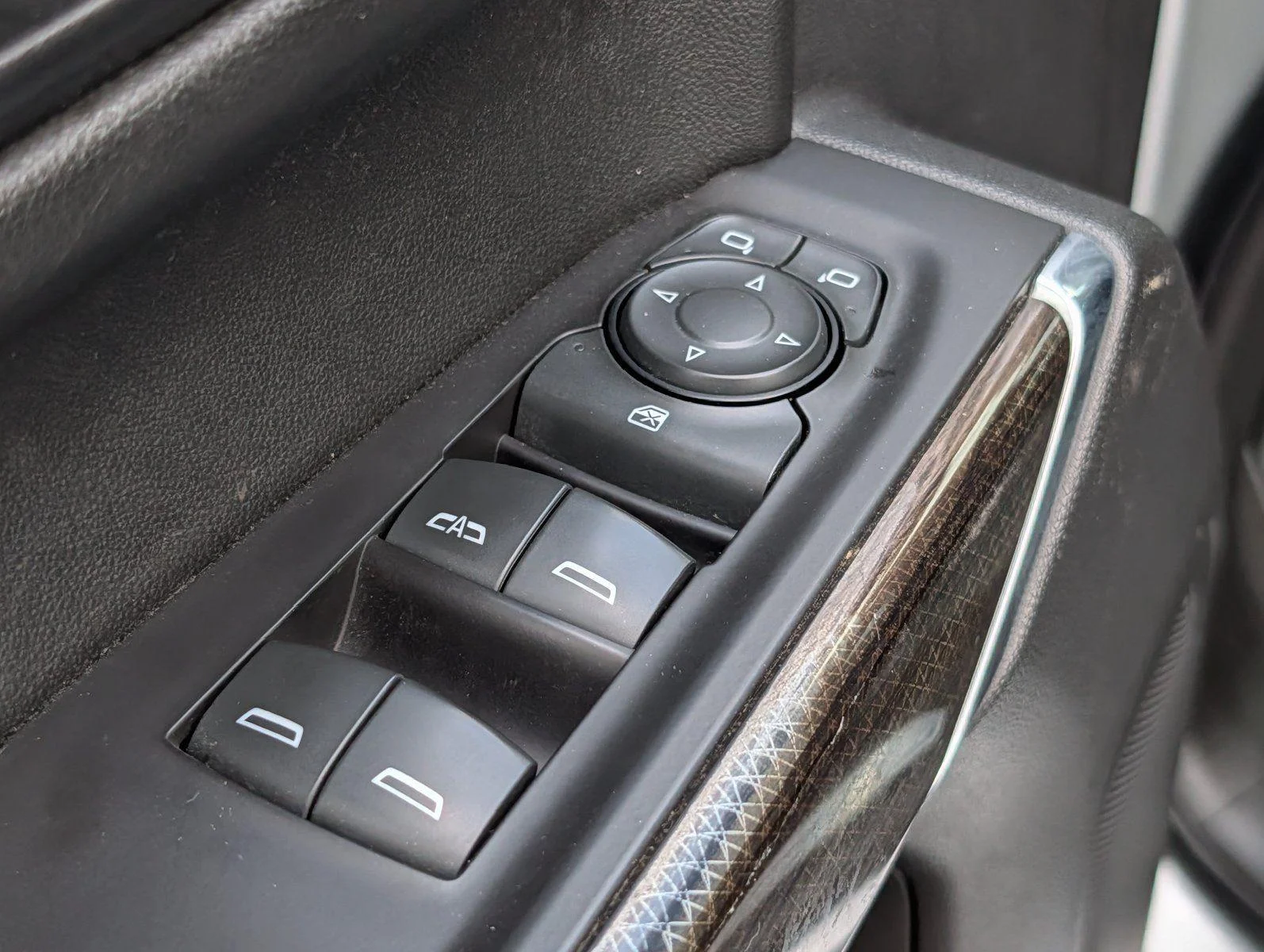 Used 2021 Silver Ice Metallic Chevrolet RST image 16