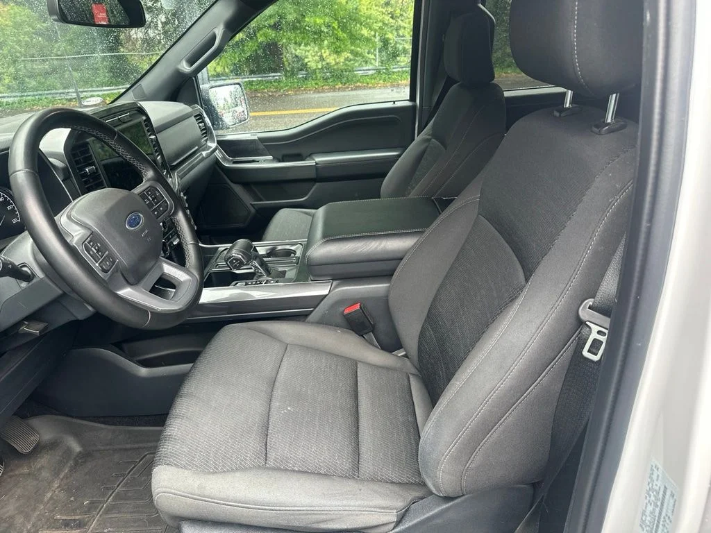 Used 2023 White Ford XLT image 4