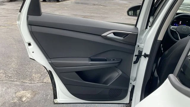 2026 Volkswagen Taos SE Black - Photo 26
