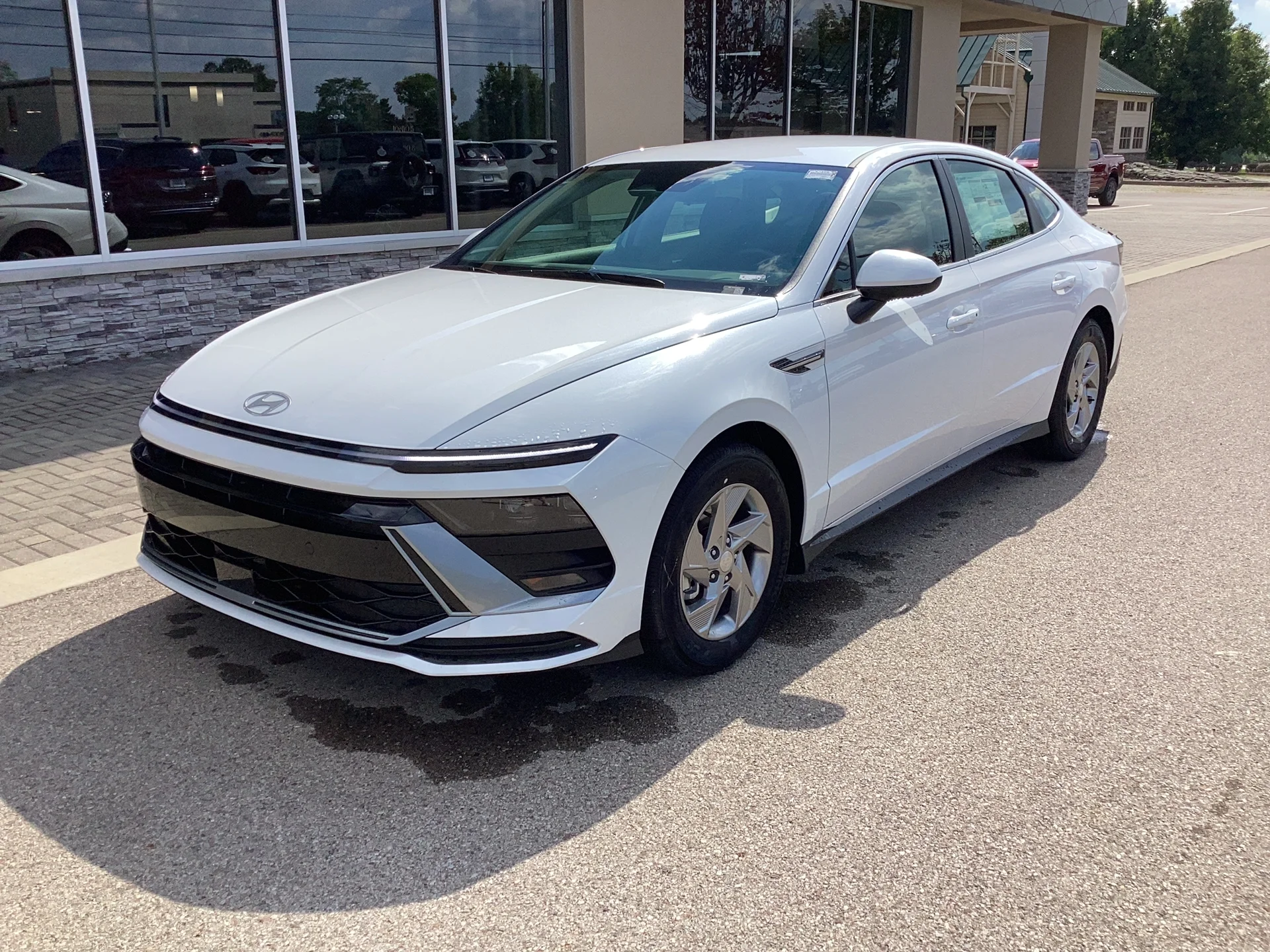 New 2026 Serenity White Pearl Hyundai SE image 1