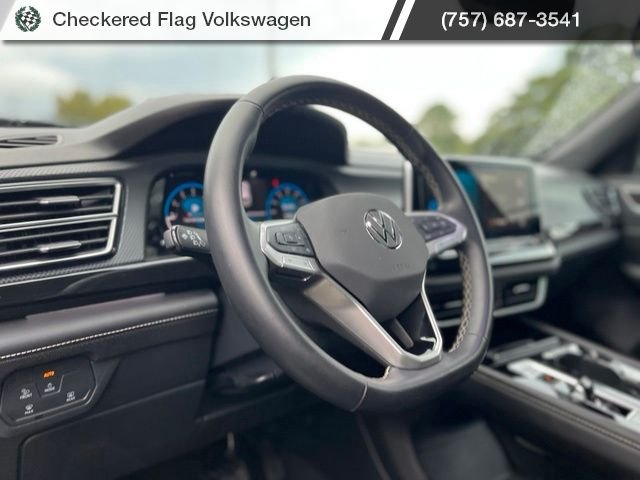 Used 2025 Pure Gray Volkswagen 2.0T SEL image 17