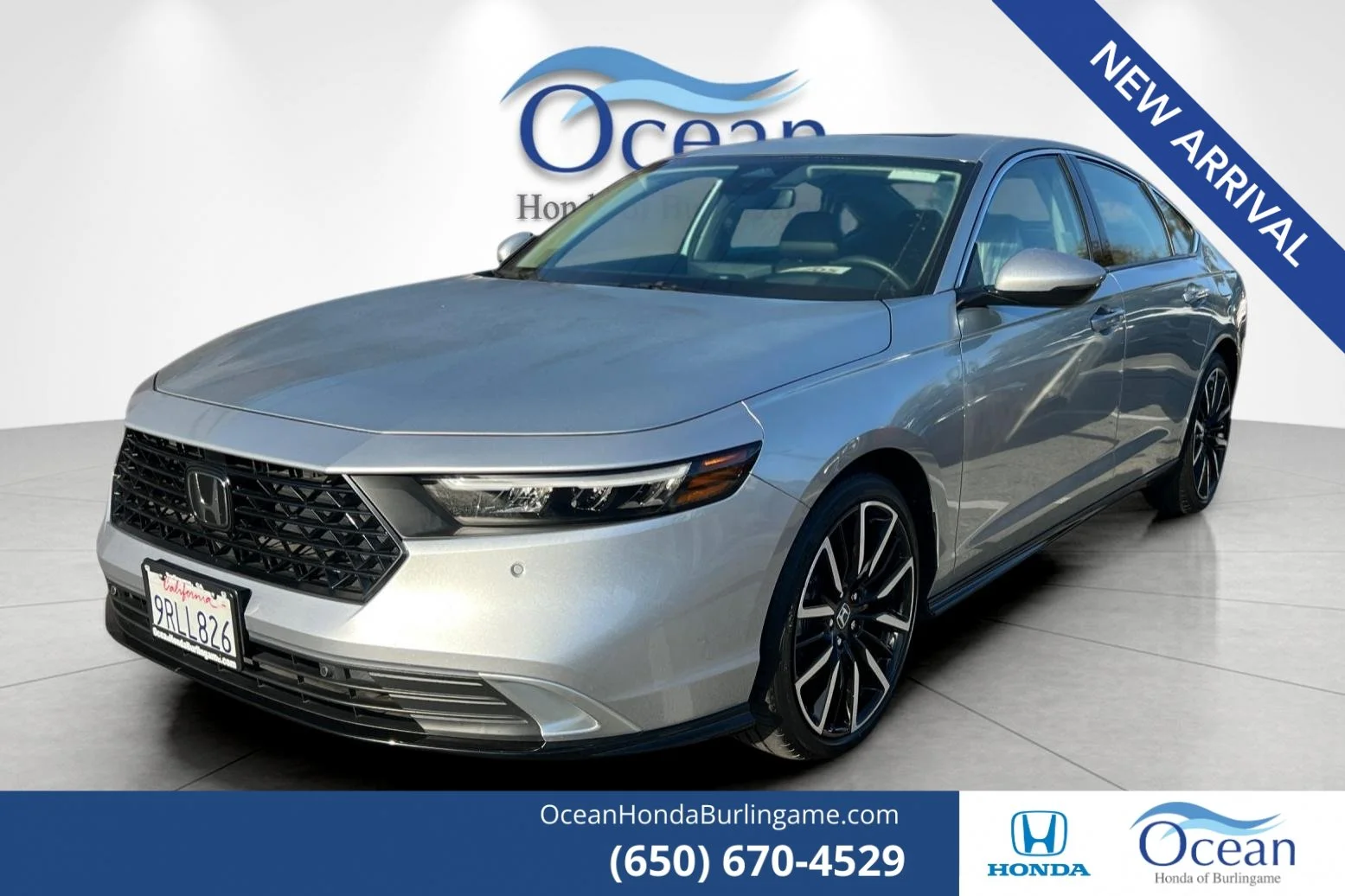 Certified Used 2024 Solar Silver Metallic Honda Touring image 1
