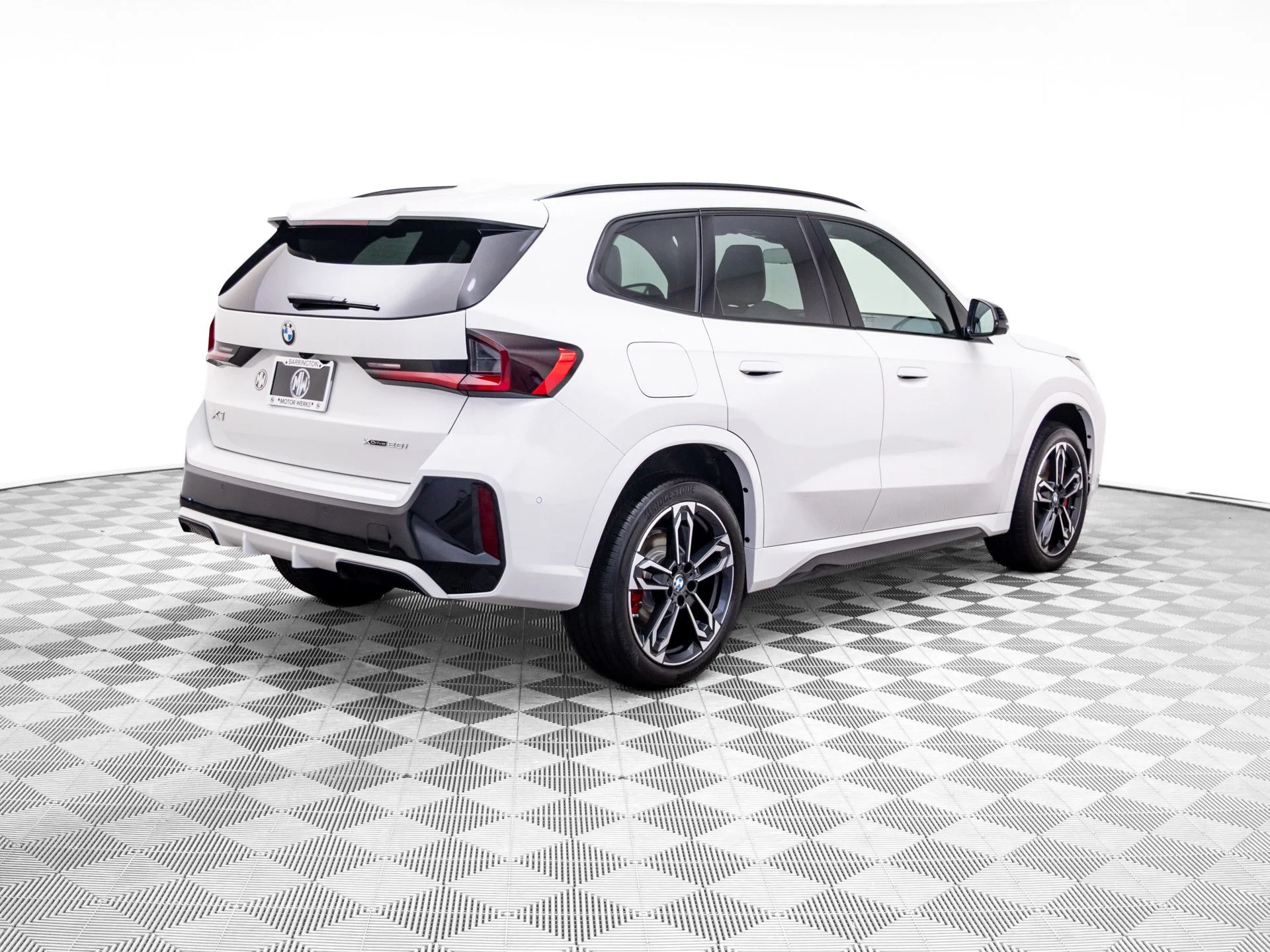 New 2026 White BMW xDrive28i image 6