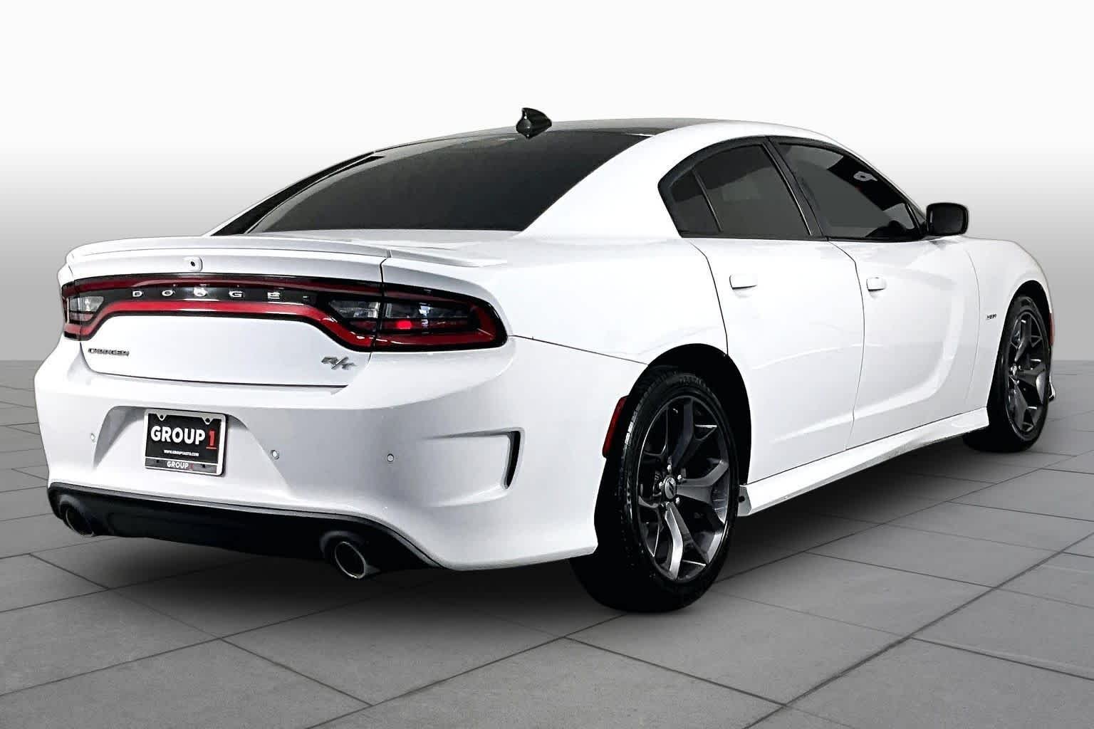Used 2018 White Knuckle Clearcoat Dodge R/T image 13