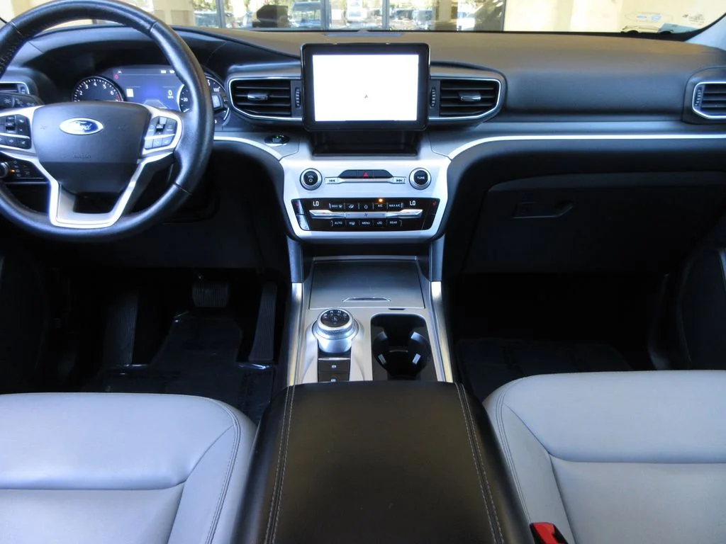 Used 2021 Agate Black Metallic Ford XLT image 21