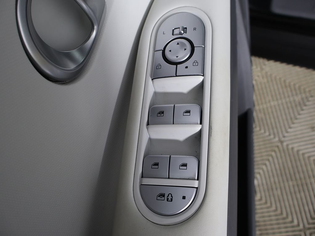 2022 Hyundai IONIQ 5 SE - Photo 34