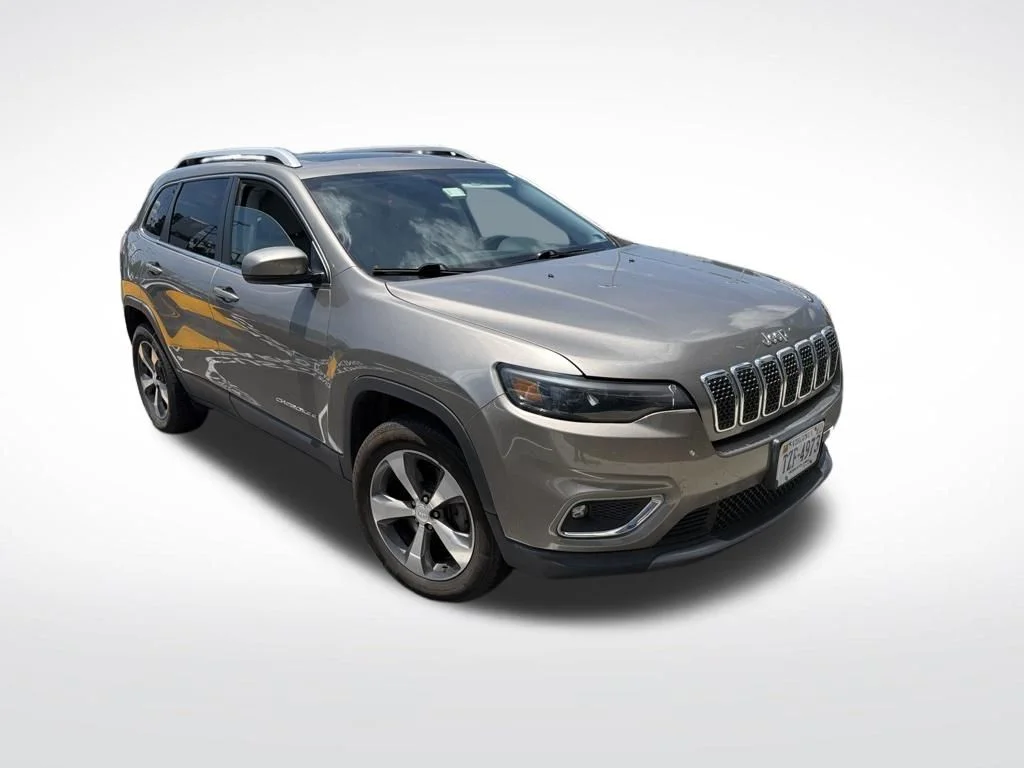 Used 2019 Beige Jeep Limited image 2