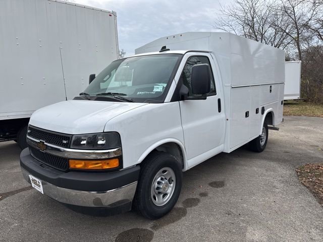 New 2025 Summit White Chevrolet 1WT image 1