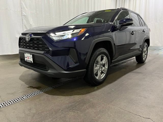 Certified Used 2025  Toyota XLE image 25