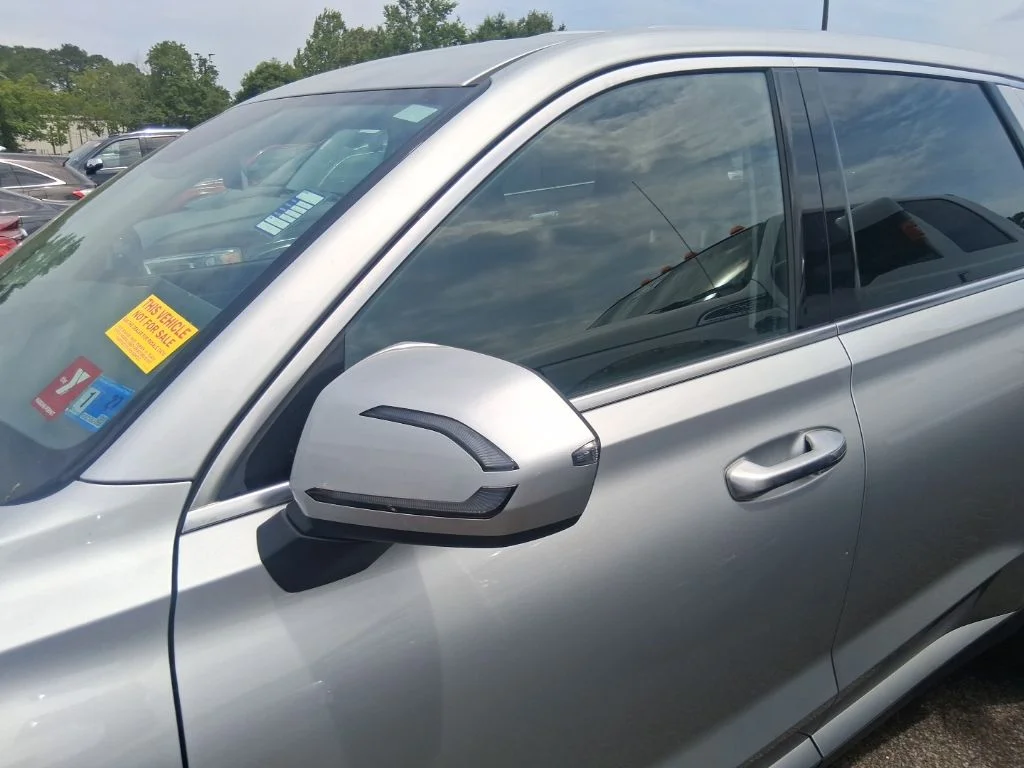 Used 2023 Silver Hyundai SE image 8