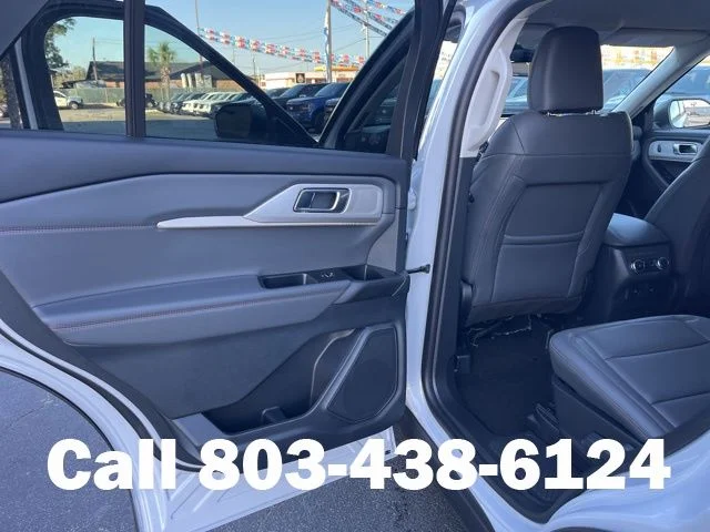New 2026 Space White Metallic Ford Active image 9