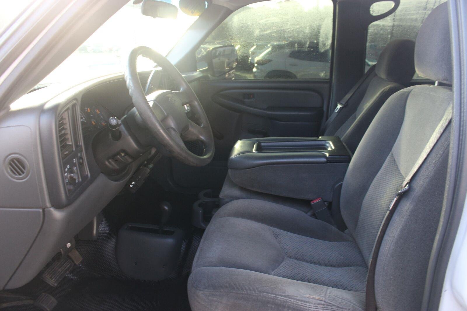 Used 2007 Summit White Chevrolet Work Truck image 14