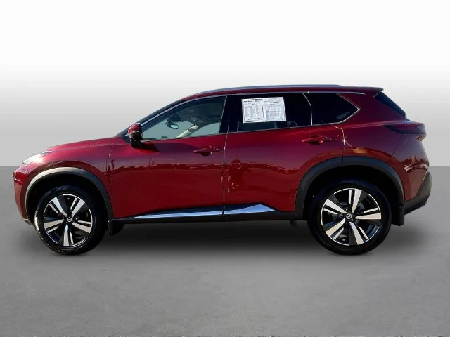 Used 2021 Red Nissan SL image 4