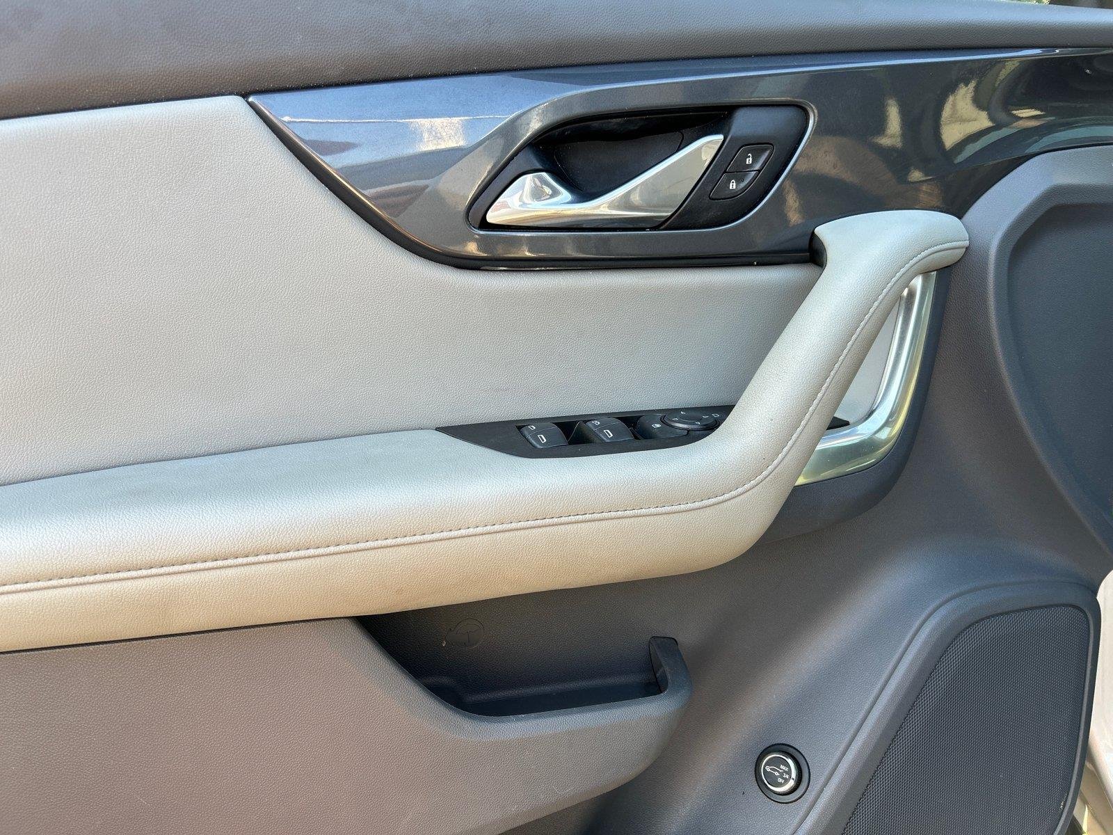 Used 2021 SILVER ICE METALLIC Chevrolet LT image 19