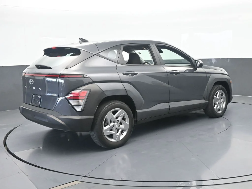 Used 2024 Ecotronic Gray Pearl Hyundai SE image 6