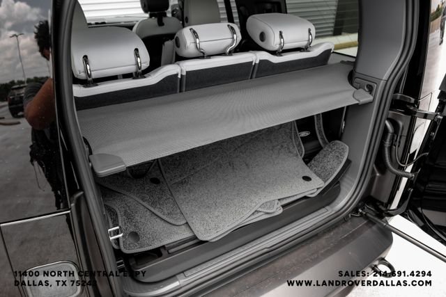 New 2026 Santorini Black Land Rover X-Dynamic SE image 48