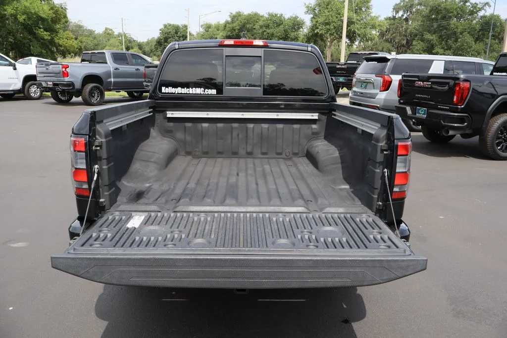 Used 2022 Black Nissan PRO-X image 26