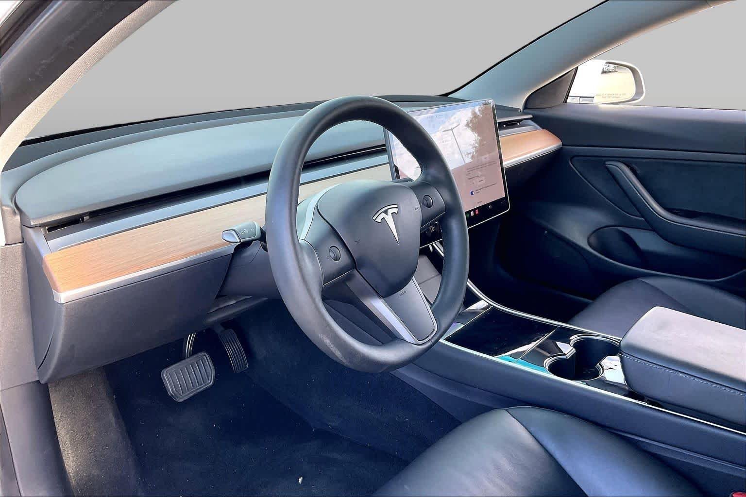 Used 2020 Pearl White Multi-Coat Tesla Standard Range image 14