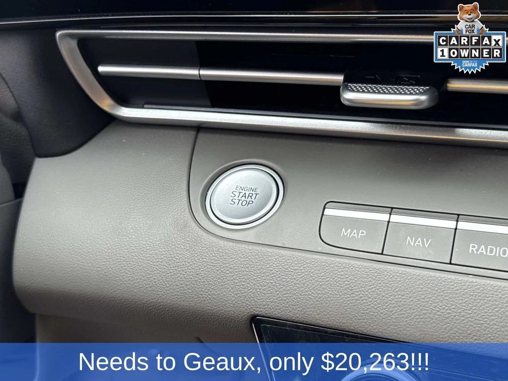 Used 2025 Silver Hyundai SEL Convenience image 48