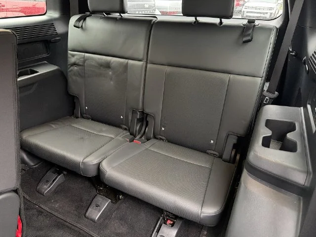 Used 2025 Black Hyundai SEL image 33
