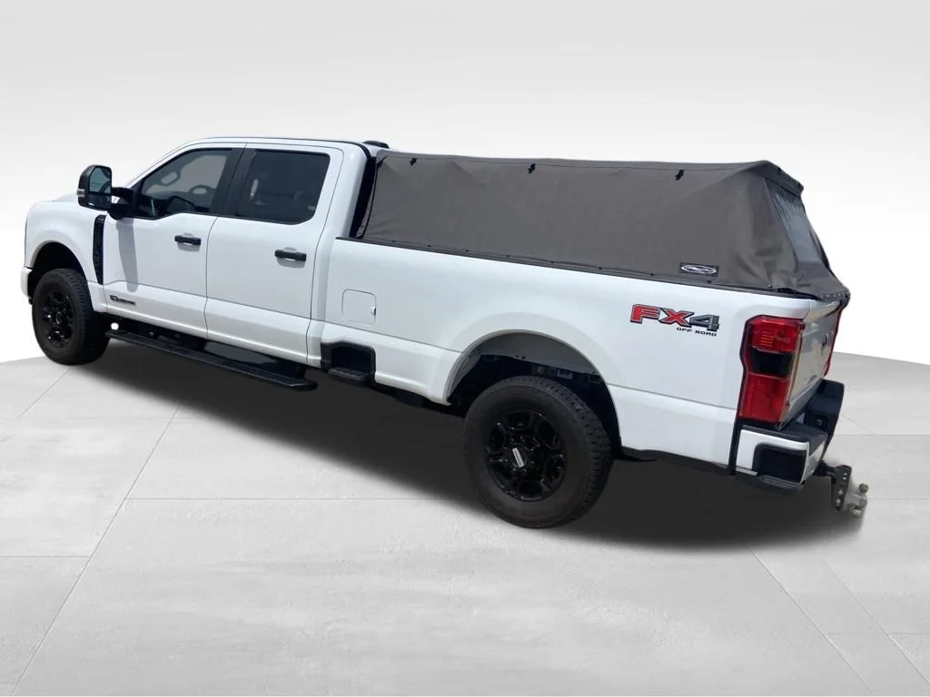 Used 2025 White Ford XL image 25