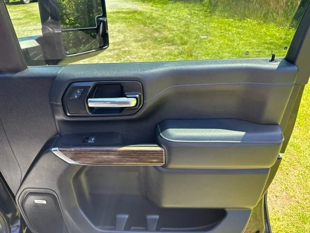 Used 2022 Black Chevrolet High Country image 34