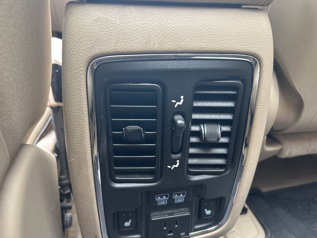 Used 2019 White Jeep Overland image 13
