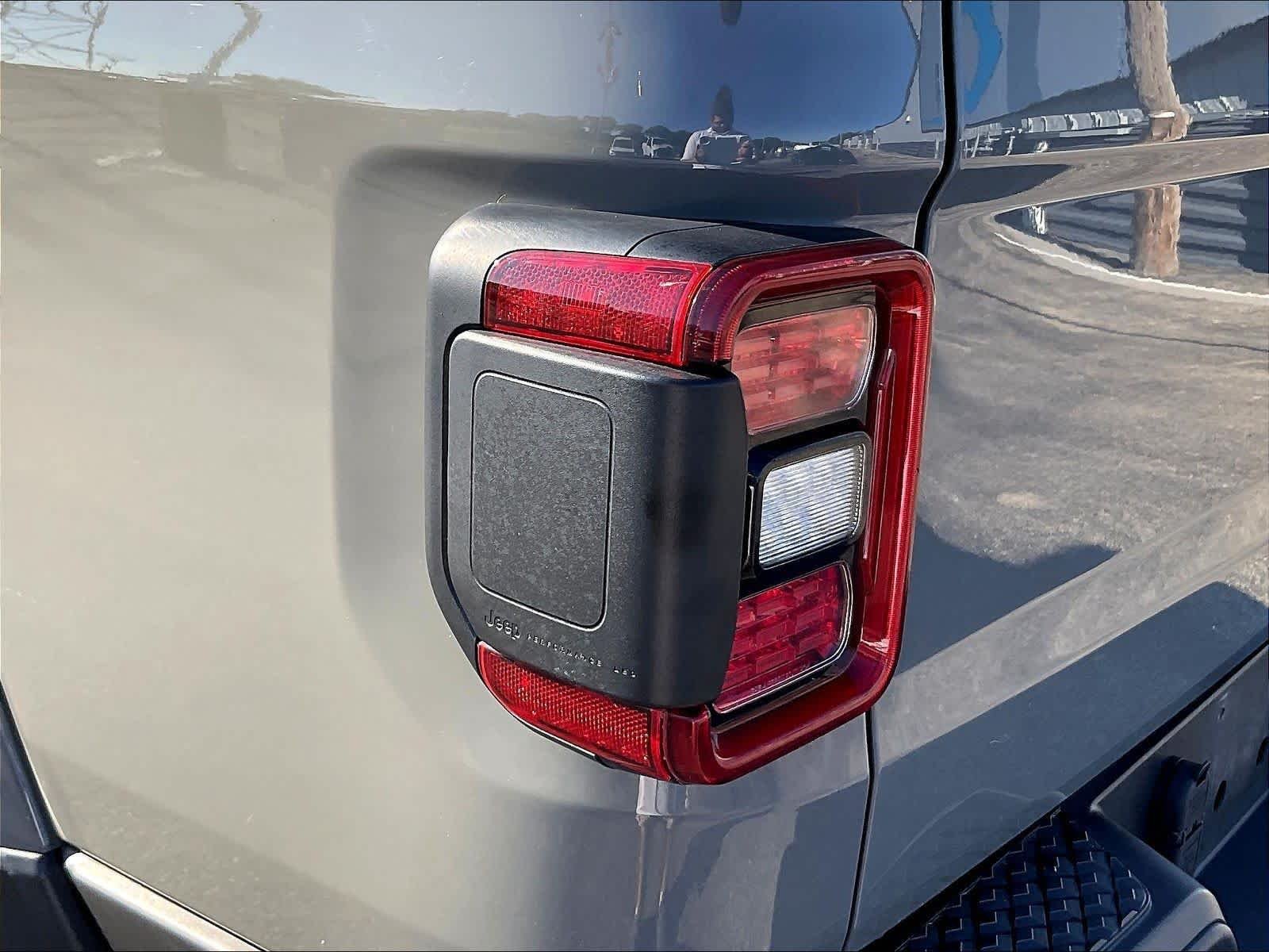 2021 Jeep Gladiator Willys - Photo 26