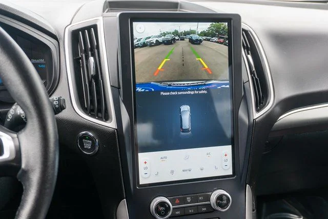 Used 2022 White Ford SEL image 24