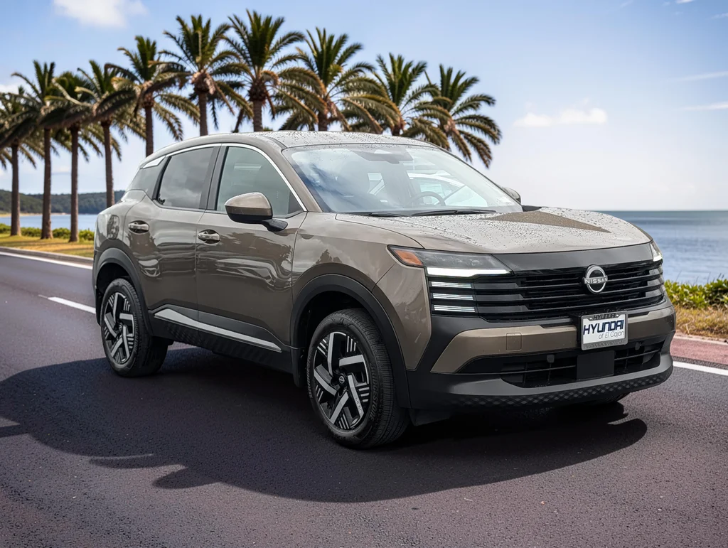 Used 2025 Brown Nissan SV image 4