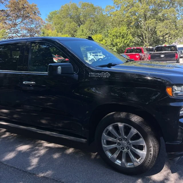 Used 2019 Black Chevrolet High Country image 8