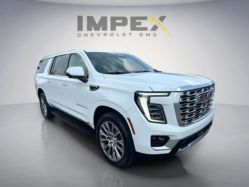 Used 2025 Summit White GMC Denali image 7